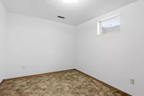Bedroom - 11618 E 35th Ave, Spokane, WA 99206 photo 6 of 6