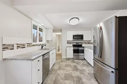 Kitchen - 11619 E Buckeye Ave, Spokane Valley, WA 99206 photo 4 of 4