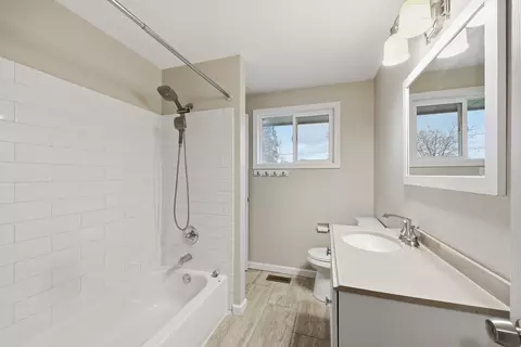 Bath - 11619 E Buckeye Ave, Spokane Valley, WA 99206 photo 1 of 3