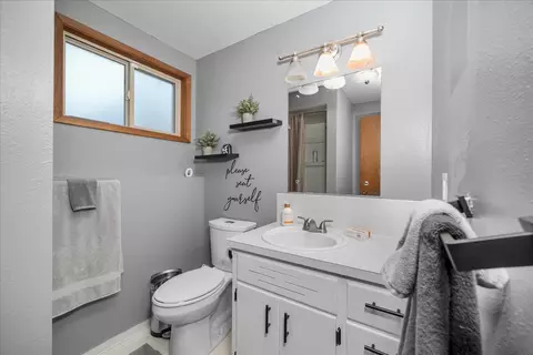 Bath - 14104 E Sharp Ave, Spokane Valley, WA 99216 photo 3 of 3