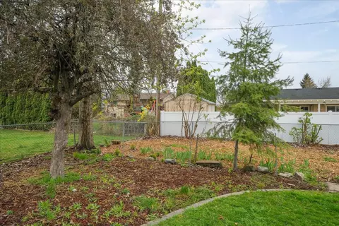 Exterior - 14104 E Sharp Ave, Spokane Valley, WA 99216 photo 13 of 15