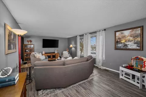 Living - 14104 E Sharp Ave, Spokane Valley, WA 99216 photo 1 of 4