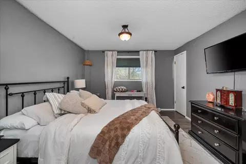 Bedroom - 14104 E Sharp Ave, Spokane Valley, WA 99216 photo 2 of 6
