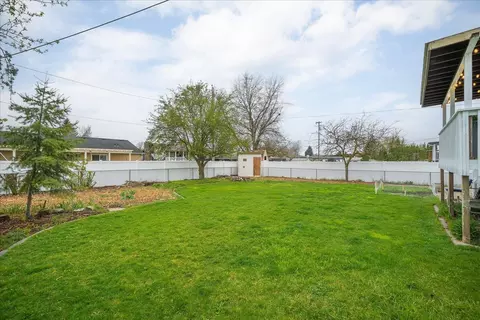 Exterior - 14104 E Sharp Ave, Spokane Valley, WA 99216 photo 11 of 15