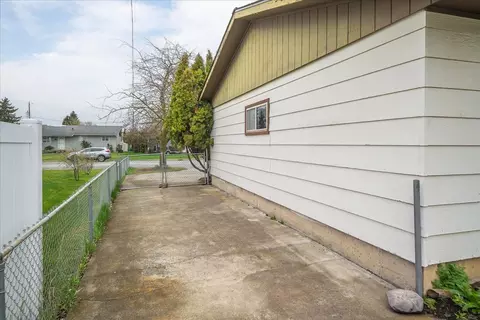 Exterior - 14104 E Sharp Ave, Spokane Valley, WA 99216 photo 15 of 15