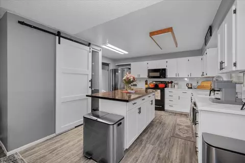 Kitchen - 14104 E Sharp Ave, Spokane Valley, WA 99216 photo 1 of 4