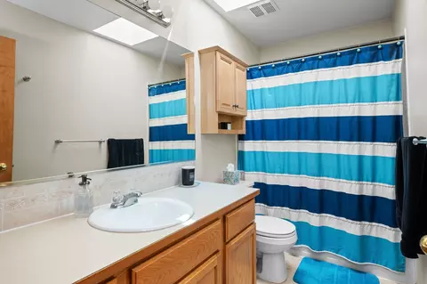 Bath - 14706 E Queen Ave, Spokane Valley, WA 99216 photo 2 of 3