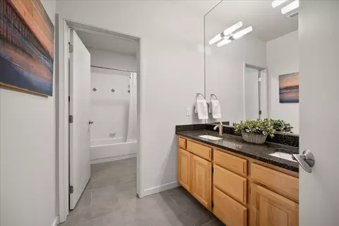Bath - 7409 E 44th Ave, Spokane, WA 99223 photo 3 of 3