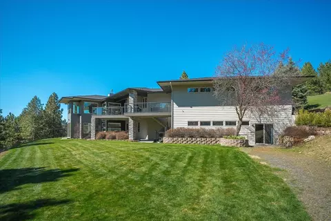 Exterior - 7409 E 44th Ave, Spokane, WA 99223 photo 7 of 10