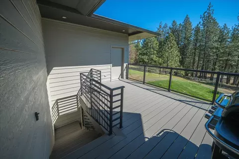 Exterior - 7409 E 44th Ave, Spokane, WA 99223 photo 5 of 10