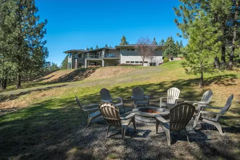 Exterior - 7409 E 44th Ave, Spokane, WA 99223 photo 9 of 10