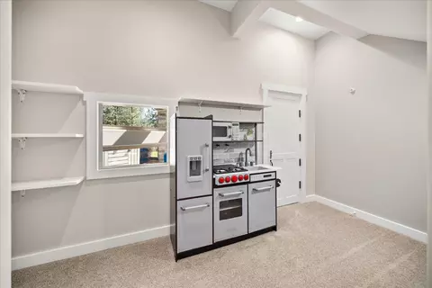 Entry Way - 7409 E 44th Ave, Spokane, WA 99223 photo 5 of 5