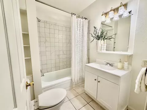 Bath - 618 E 23rd Ave, Spokane, WA 99203 photo 1 of 1