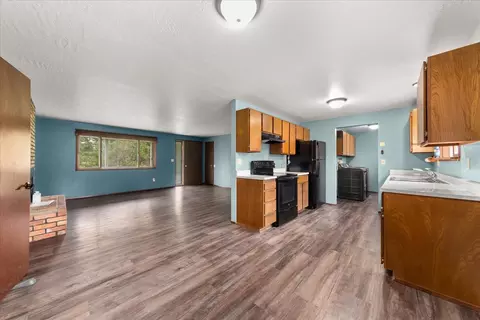Living - 6 E Wild Rose Rd, Colbert, WA 99005 photo 4 of 8