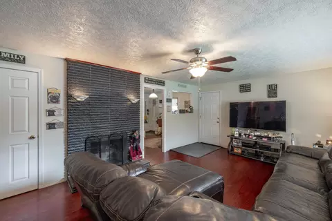 902 S Freya St, Spokane, WA 99202