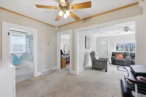 Entry Way - 2223 E Sharp Ave, Spokane, WA 99202 photo 2 of 2