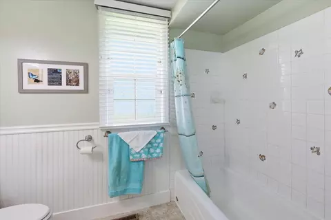 Bath - 2223 E Sharp Ave, Spokane, WA 99202 photo 2 of 2