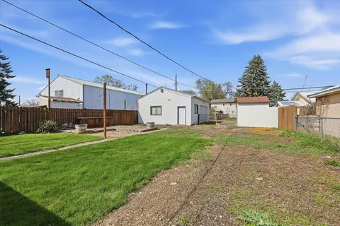 Exterior - 2223 E Sharp Ave, Spokane, WA 99202 photo 4 of 5
