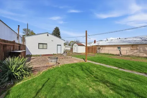 Exterior - 2223 E Sharp Ave, Spokane, WA 99202 photo 5 of 5