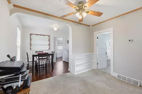 Entry Way - 2223 E Sharp Ave, Spokane, WA 99202 photo 1 of 2