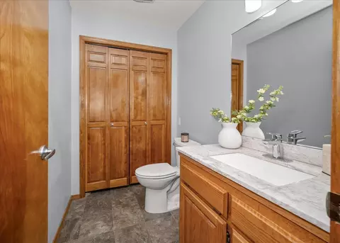 Bath - 704 E High Dr, Spokane, WA 99203 photo 5 of 6