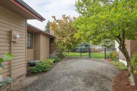 Exterior - 704 E High Dr, Spokane, WA 99203 photo 9 of 10