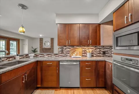 Kitchen - 704 E High Dr, Spokane, WA 99203 photo 5 of 7