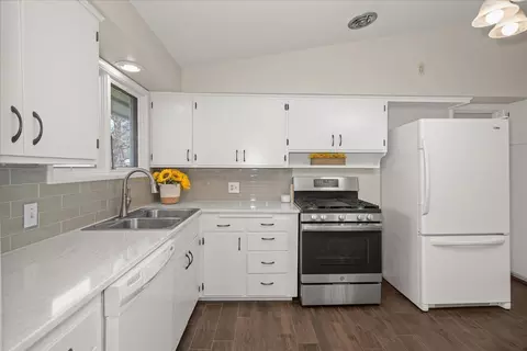 Kitchen - 11603 E Main Ave, Spokane, WA 99206 photo 2 of 4