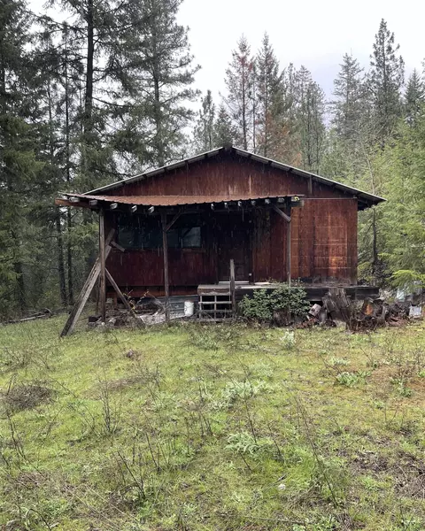 3561 Ravenwood Way, Valley, WA 99181