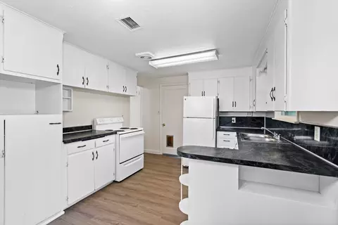 Kitchen - 1307 E Thurston Ave, Spokane, WA 99203 photo 2 of 2