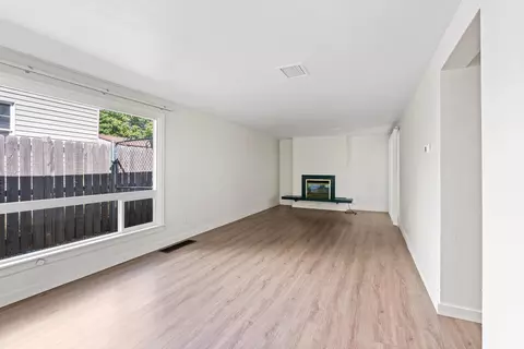 Living - 1307 E Thurston Ave, Spokane, WA 99203 photo 1 of 3
