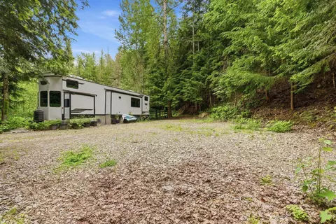 8657 Spring Valley Rd, Newport, WA 99156