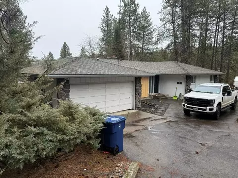 5201 S S Mohawk Dr, Spokane, WA 99206