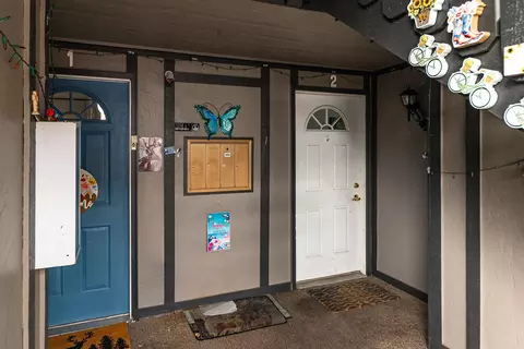 Entry Way - 306 E Weile Ave UNIT 2, Spokane, WA 99208 photo 1 of 3