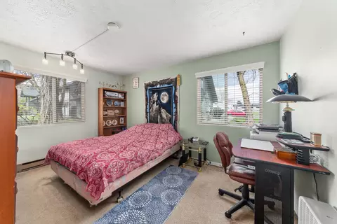 Bedroom - 306 E Weile Ave UNIT 2, Spokane, WA 99208 photo 2 of 2