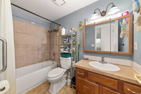 Bath - 306 E Weile Ave UNIT 2, Spokane, WA 99208 photo 1 of 1