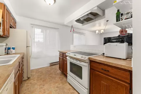 Kitchen - 306 E Weile Ave UNIT 2, Spokane, WA 99208 photo 3 of 5