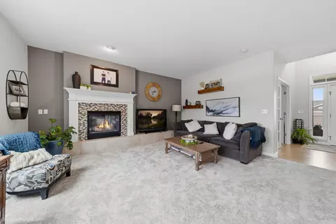 Living - 17205 E Morningside Ln, Spokane Valley, WA 99016 photo 2 of 2