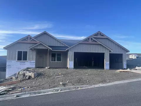 74 E Center Ln, Spokane, WA 99208