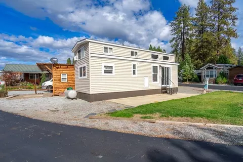 16 Songbird Ln, Usk, WA 99180