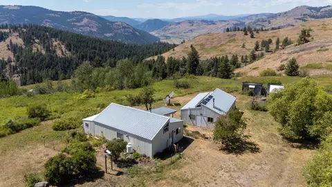 253 White Mountain Rd, Curlew, WA 99118