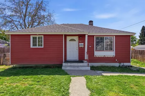 2211 W W Rowan Ave, Spokane, WA 99205