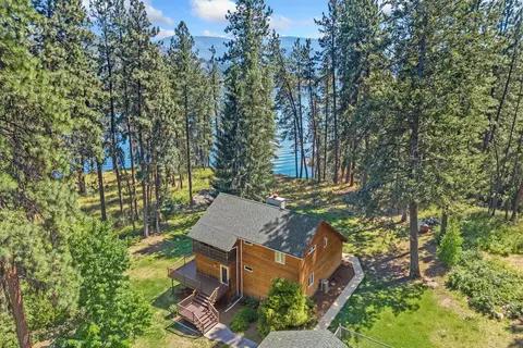 61 Columbia Dr, Kettle Falls, WA 99141