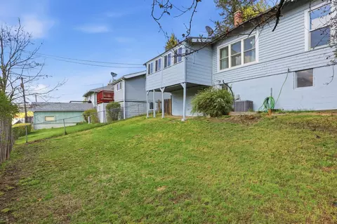 Exterior - 412 S Mill St, Colfax, WA 99111 photo 6 of 10