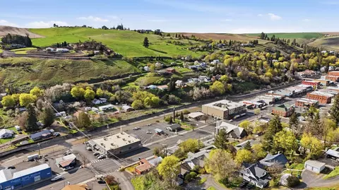 View/Area - 412 S Mill St, Colfax, WA 99111 photo 3 of 9