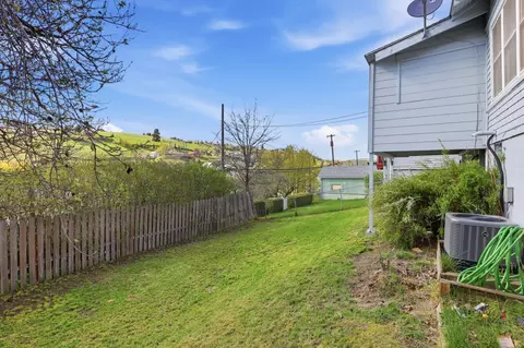 Exterior - 412 S Mill St, Colfax, WA 99111 photo 7 of 10