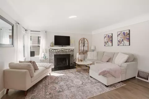 Living - 3023 E 16th Ave, Spokane, WA 99223 photo 1 of 2