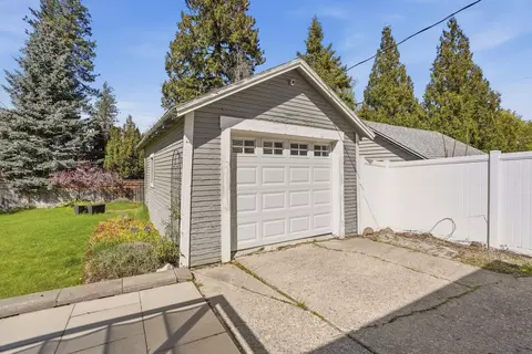 Exterior - 3023 E 16th Ave, Spokane, WA 99223 photo 6 of 8