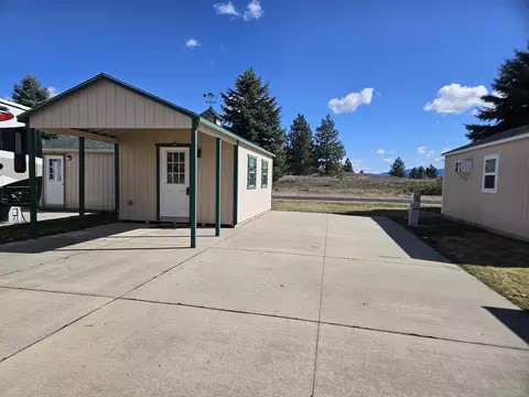 1205 N Country Club Dr Apt 104 Dr, Deer Park, WA 99006