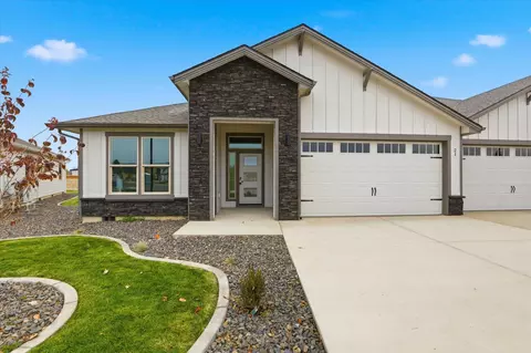 1109 N Unit 21 N Country Club Dr #21, Deer Park, WA 99006